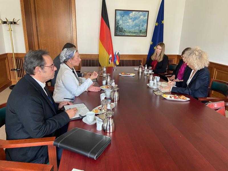 وزيرة البيئة تعقد لقاءًا ثنائيًا مع وزيرة الدولة الألمانية للمناخ