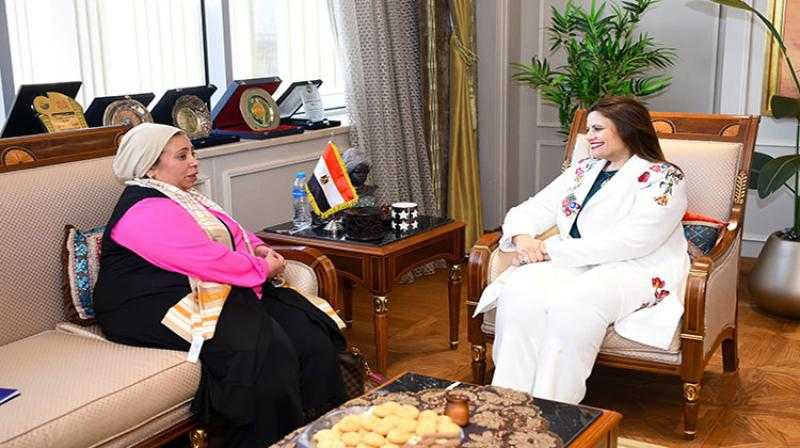 وزيرة الهجرة تلتقي رئيسة الجالية المصرية بأيرلندا الشمالية للوقوف على آخر مستجدات أوضاع الجالية 