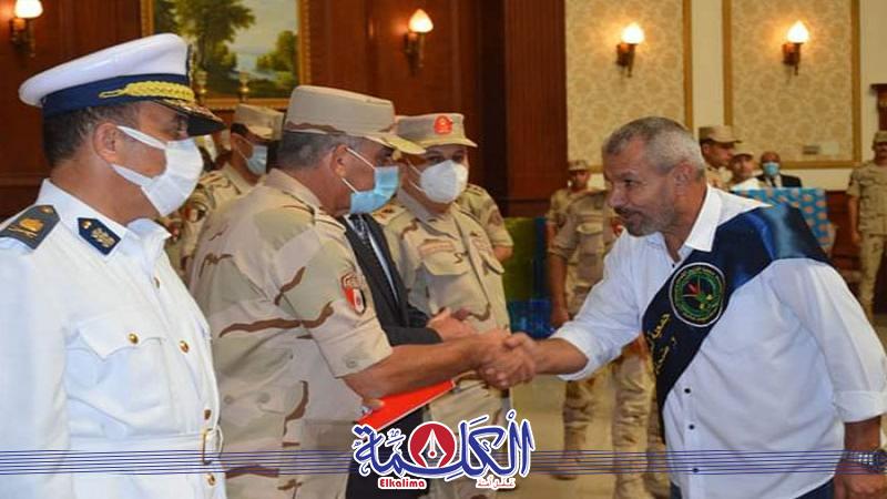 تكرم أسر الشهداء ومصابى العمليات الحربية