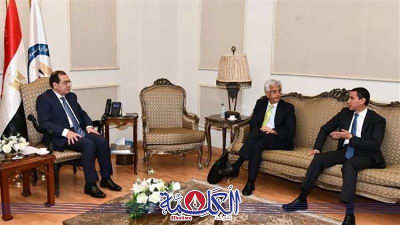 وزير البترول ووفدين من البنك الدولي