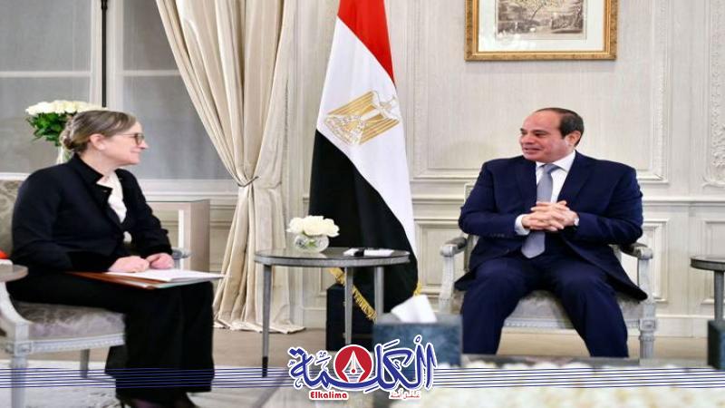 خلال لقائه رئيسة الوزراء التونسية بالعاصمة باريس