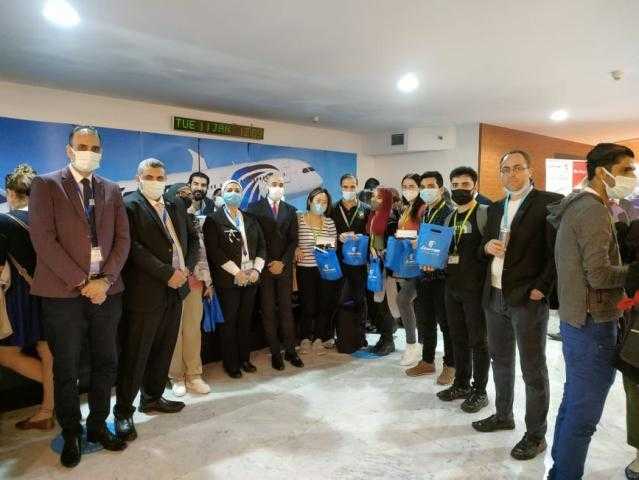 إقبال كبير على جناح مصر للطيران فى منتدى شباب العالم