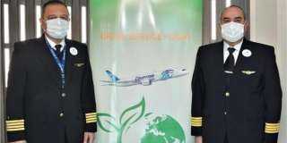وزير الطيران المدني يقود أول رحلة  ” بخدمات صديقة للبيئة ” بين القاهرة وباريس