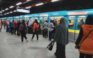 الركاب يتوافدون على محطات محطات المترو الجديدة بالخط الثالث للمترو