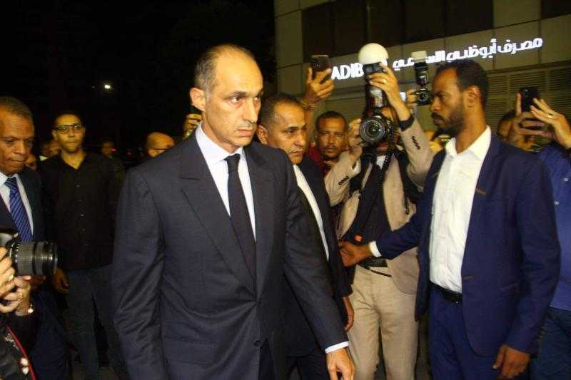 جمال مبارك يقدم واجب العزاء في فريد الديب