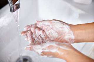 مجدي بدران: غسل الأيدي بالماء والصابون يقي الإنسان من 250 مرضاً