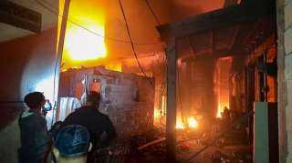 عاجل .. ارتفاع حصيلة ضحايا حريق مستودع وقود بإندونيسيا إلى 33 شخصا