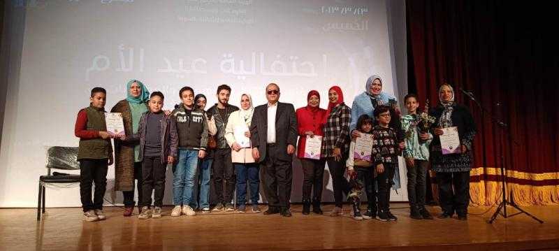مسرح 23 يوليو بالمحلة يحتفل بيوم المرأة العالمي وعيد الأم