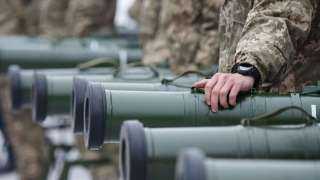 محلل عسكري فرنسي: مواصلة تسليم السلاح لـ”كييف” أحد مكاسب قمة الاتحاد الأوروبي