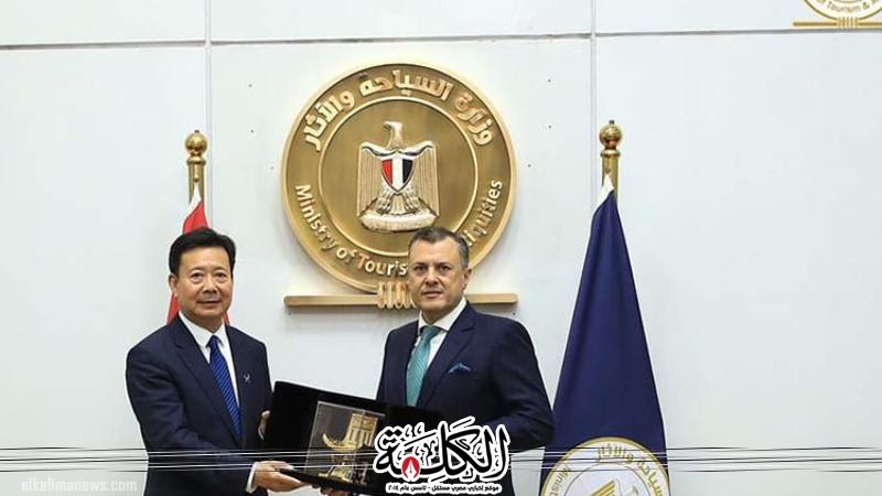 وزير السياحة يبحث مع نائب وزير الثقافة الصيني تعزيز أوجه التعاون وزير السياحة يبحث مع نائب وزير الثقافة الصيني تعزيز أوجه التعاون
