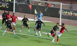 الأهلي يتقدم بشكوى للكاف ضد حكم مباراة الوداد المغربى فى نهائى أفريقيا