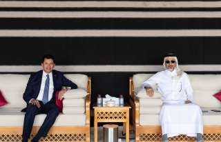 وزير الشباب والرياضة يلتقي نظيره القطري خلال زيارته للدوحة