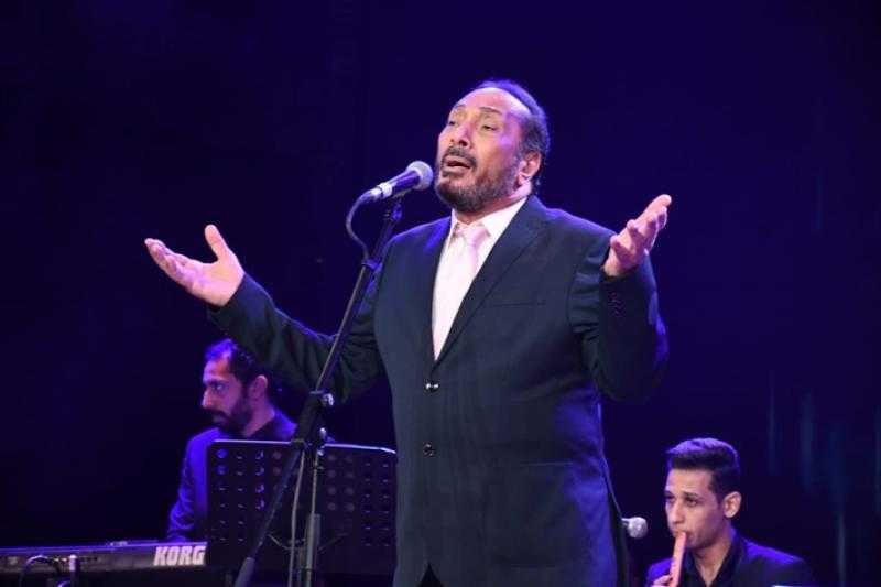 علي الحجار يحيي حفل غنائي اليوم في دار الأوبرا