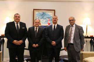 رئيس هيئة الدواء المصرية يلتقي وزير الصحة التونسي