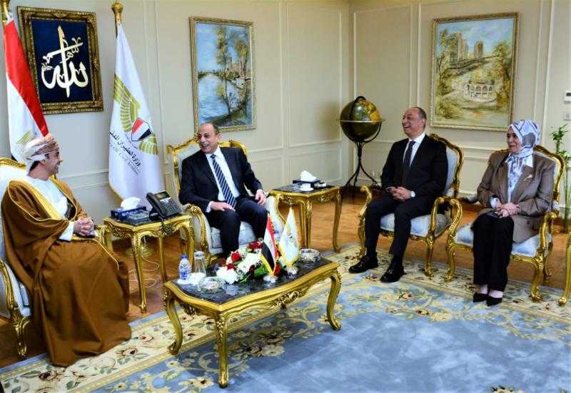 توقيع اتفاق ثنائي في مجال النقل الجوي بين مصر وسلطه عمان