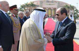 الرئيس السيسي يودع أمير الكويت في مطار القاهرة