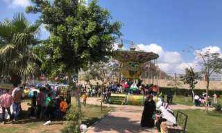 المصريون يحتفلون بأعياد الربيع وحدائق الرى بالقناطر الخيرية
