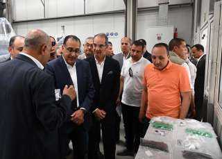 رئيس الوزراء يواصل جولاته في  مصانع العاشر من رمضان