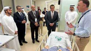 وزير الصحة يزور مستشفى «كليفلاند كلينك أبوظبي»  ويشيد بالدمج بين الخدمات الطبية