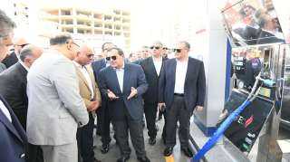 وزير البترول يفتتح محطتين جديدتين لتموين السيارات بالغاز الطبيعى فى محافظة السويس