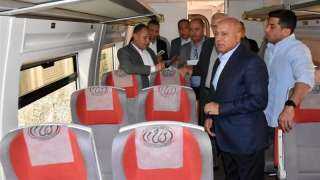 وزير النقل يجرى جولة تفقدية بمحطة مصر بالإسكندرية