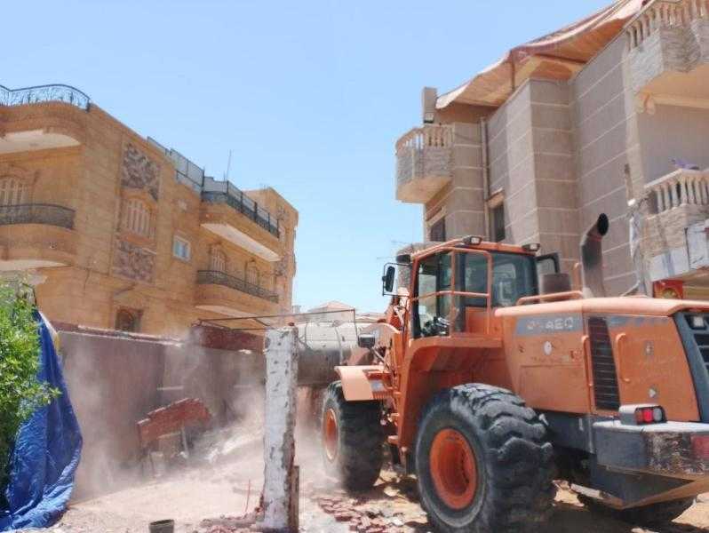 الإسكان: إيقاف وإزالة عدة مخالفات بناء وإشغالات بمدن العاشر والشروق و6 أكتوبر وبني سويف والمنيا الجديدتين