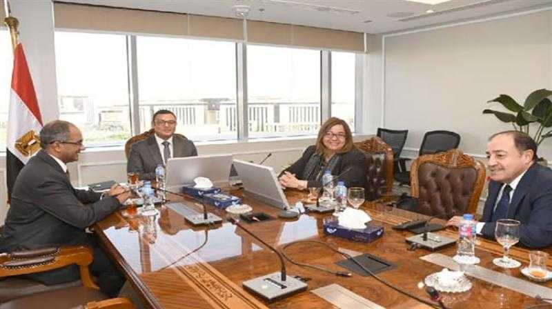 وزير الإسكان يتابع موقف تنفيذ الوحدات السكنية ضمن مبادرة ”سكن لكل المصريين”