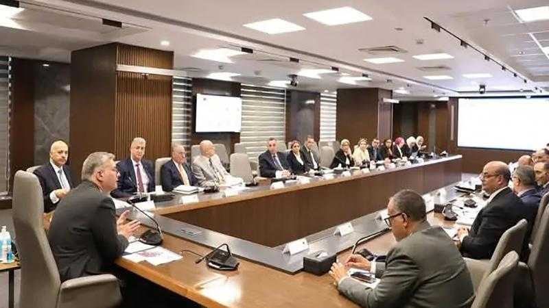 وزير البترول: تعظيم الاستفادة من البنية التحتية المتطورة لقطاع البترول في مجال التكرير