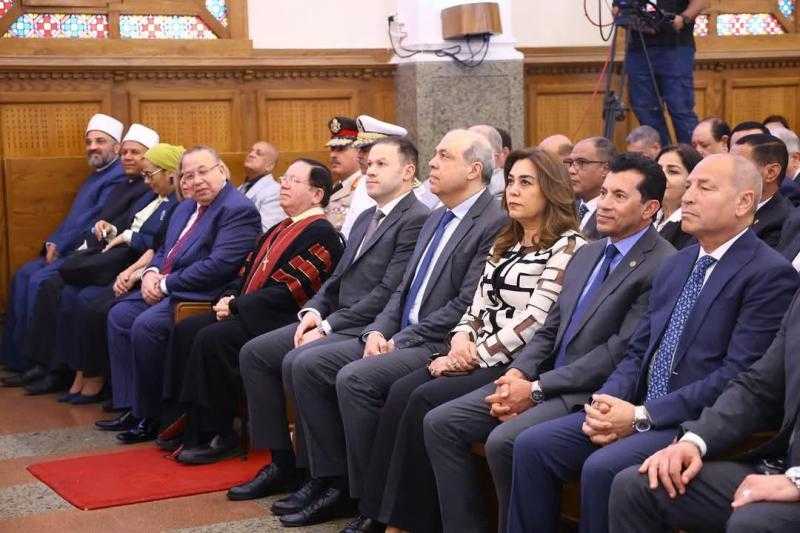 وزير الطيران المدني يشارك الأخوة الأقباط احتفالات عيد القيامة المجيد
