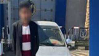 كشف ملابسات قيام قائد سيارة بالسماح لعدد من الأطفال بالجلوس أعلى السيارة بالشرقية
