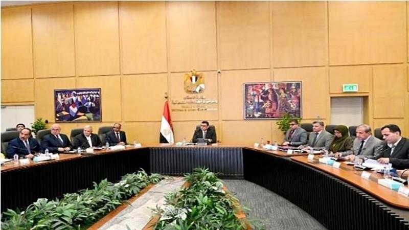وزير الإسكان يتابع موقف تنفيذ مشروعات المبادرة الرئاسية ”حياة كريمة” بمحافظتي أسوان وبني سويف
