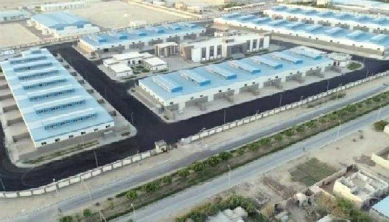 وزير الصناعة والنقل يعلن عن طرح ٣٣٢ مصنع صغير  كامل التجهيزات بالمجمعات الصناعية في ١٠ محافظات