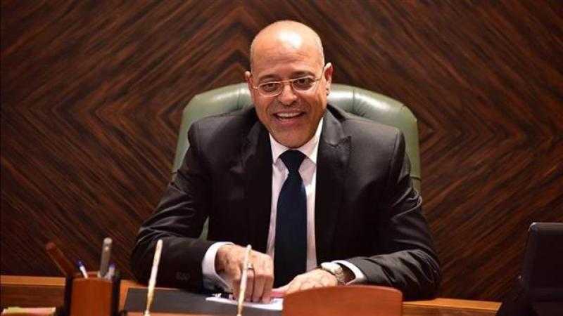 وزير العمل يعتمد صرف 297 مليونًا و445 ألف جنيه منحة عيد العمال للعمالة غير المنتظمة