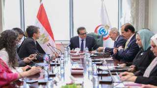 وزير الصحة يبحث مع وفد البنك الدولي تعزيز التعاون في ملف التنمية البشرية