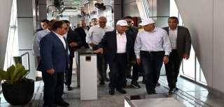 رئيس الوزراء يتفقد المرحلة الأولى من التشغيل التجريبى لمشروع الأتوبيس الترددي
