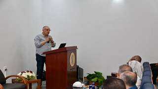 وزير الري يلتقي بالمهندسين العاملين بهيئة السد العالى