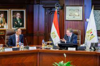 محافظ البنك المركزي المصري يلتقي رئيس البنك الصناعي والتجاري الصيني لبحث التعاون المشترك