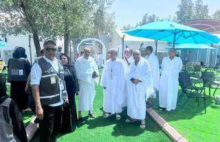 وزير السياحة يقوم بزيارة ميدانية لمخيمات حجاج السياحة المصريين بمشعر عرفات للاطمئنان على الحجاج