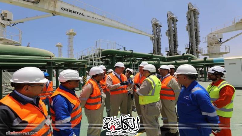 وزير البترول يجري زيارة تفقدية إلى موقع استقبال سفينة التغييز الثالثة بميناء العين السخنة وزير البترول يجري زيارة تفقدية إلى موقع استقبال سفينة التغييز الثالثة بميناء العين السخنة