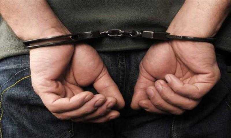 ضبط المدير المسئول عن كيان تعليمى ”بدون ترخيص” بالقاهرة لقيامه بالنصب والإحتيال على المواطنين