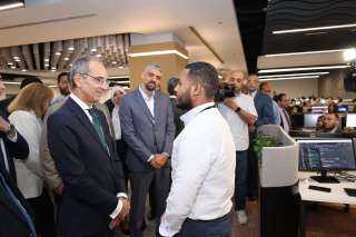 وزير الاتصالات يتفقد مقر شركة VXI الأمريكية الرائدة عالميًا في مجال خدمات التعهيد في القاهرة