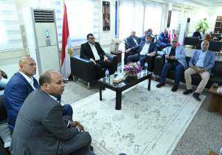 وزير الإسكان يتفقد المركز التكنولوجي لخدمة المواطنين بجهاز مدينة بدر ويتابع موقف المشروعات بالمدينة