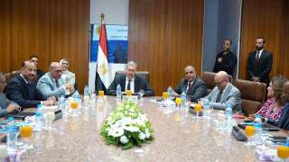 وزير البترول والثروة المعدنية يبحث مع قيادات وكوادر ”جابكو” جهود وتحديات زيادة الإنتاج من خليج السويس