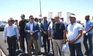 وزير الإسكان يتفقد كوبرى C19 والمدينة التراثية والمنطقة الشاطئية بمدينة العلمين الجديدة