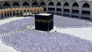 وزير السياحة والآثار يعتمد الضوابط المنظمة لتنفيذ رحلات العمرة لموسم 1447 هـ