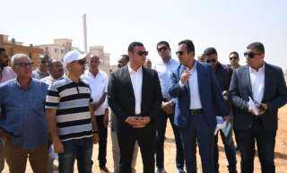 وزير الإسكان يبدأ جولة تفقدية بالعاشر من رمضان ويتفقد الطرق والمحاور ومشروع ديارنا السكني