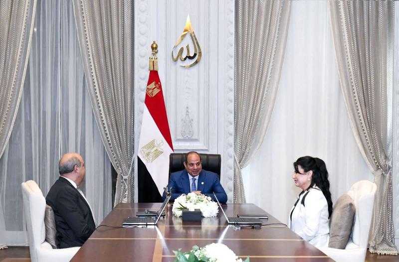 الرئيس السيسى يتابع الموقف التنفيذى لـ”بوابة الجمهورية الجديدة الجوية” بمطار القاهرة