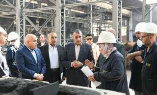 وزير الإنتاج الحربي يتابع سير العملية الإنتاجية بشركة حلوان للمسبوكات (مصنع 9 الحربي)