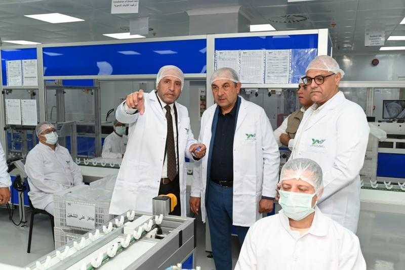 وزير قطاع الأعمال العام يتفقد تطوير مصانع ”النصر للكيماويات الدوائية”
