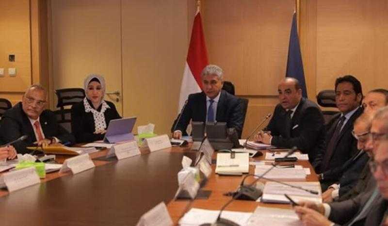 وزير السياحة والآثار يترأس اجتماع مجلس إدارة المجلس الأعلى للآثار